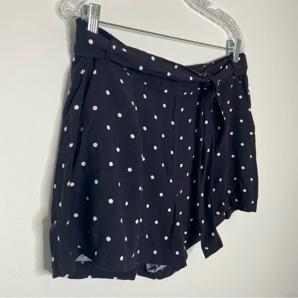 LOFT black white